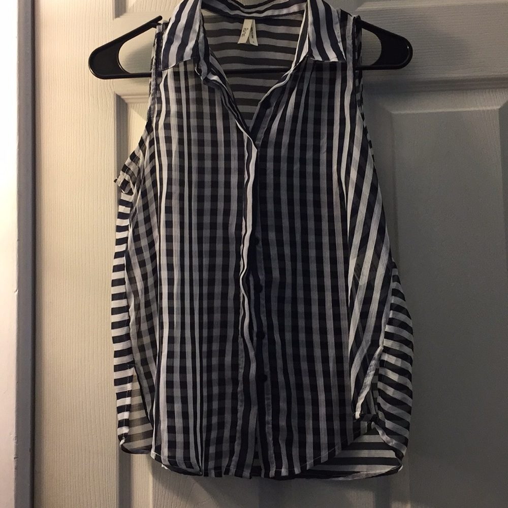 Sheer sleeveless tank top